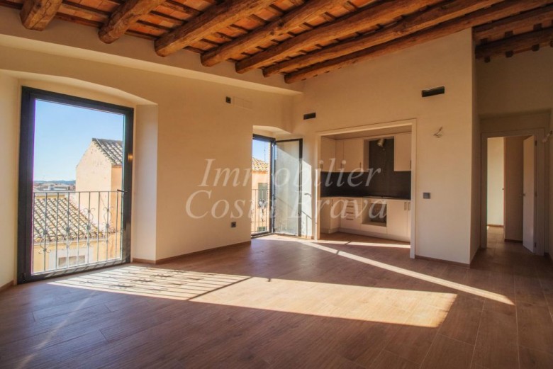 Large apartments totally refurbished for sale in the centre of Palafrugell 