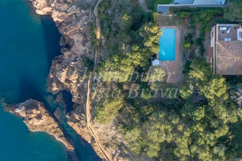 Exclusiva villa en 1a línea de mar en venta en Begur, Sa Riera 