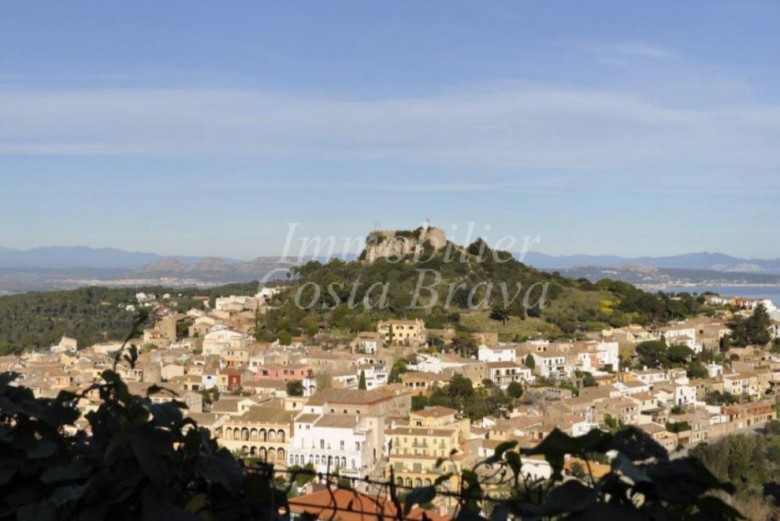Building plot with fantastic views to the sea, the village and the bay, for sale in Begur
