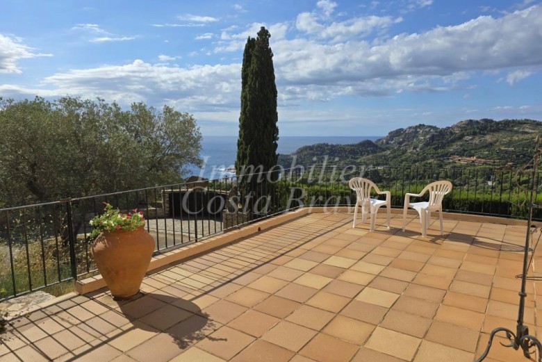 Villa avec de magnifiques vues sur la mer et la baie, à vendre à Begur, Aigua Blava