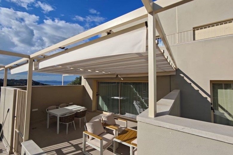 Promoción de 8 casas de nueva construcción con piscina comunitaria, en venta en Begur