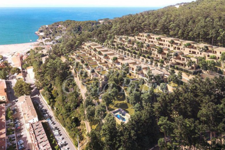 Apartements de luxe de nova construcció amb piscina comunitària en venda a Begur, Sa Riera