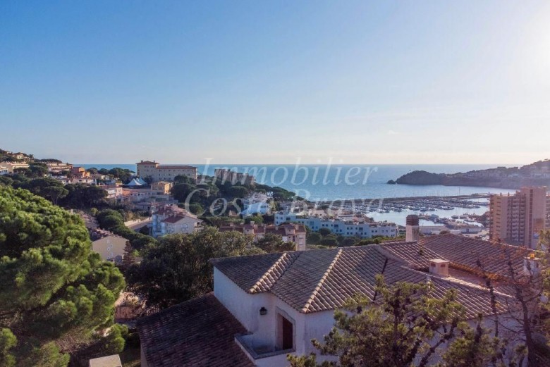 Terreny amb vistes al mar i al port en venda a St Feliu de Guixols