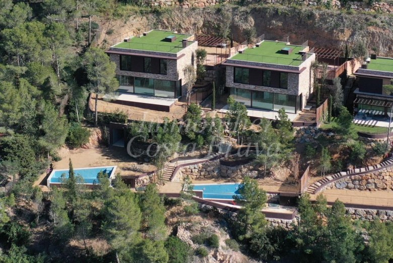 Newly built villa with garden and swimming pool and spectacular sea views, for sale in Begur