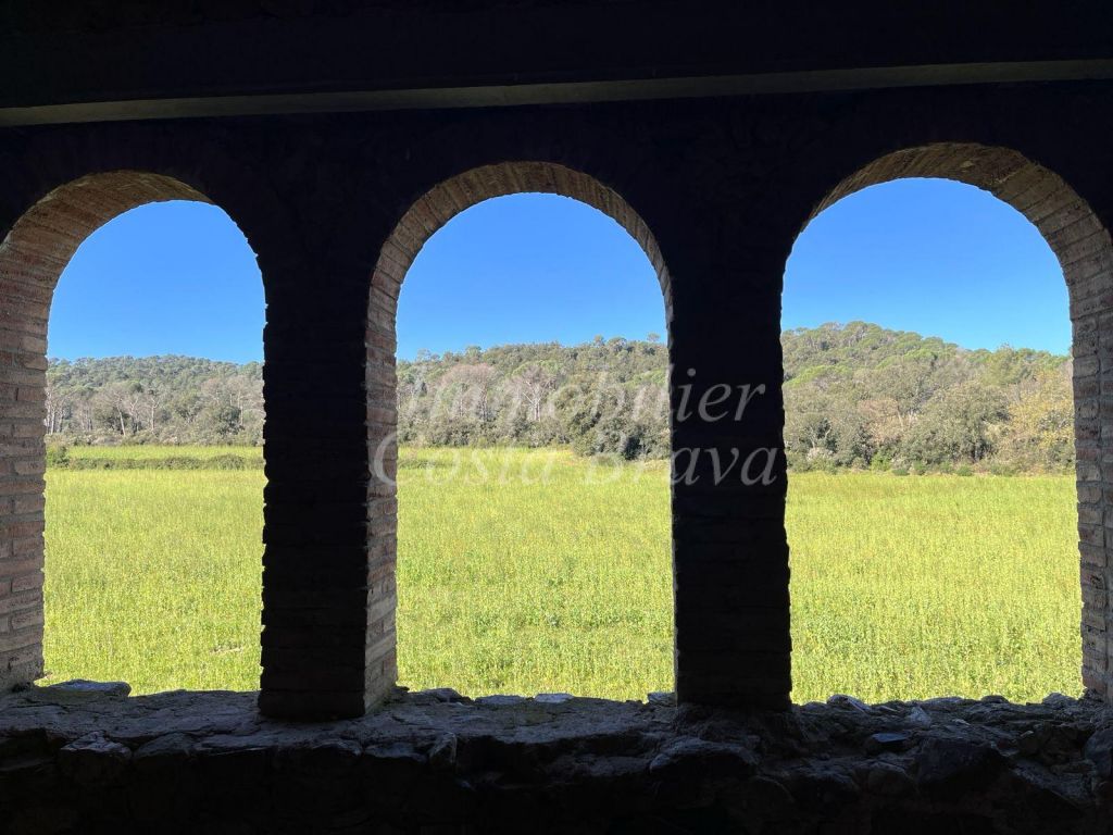 Pierre à vendre à La Bisbal de l'Empordà, Baix Empordà