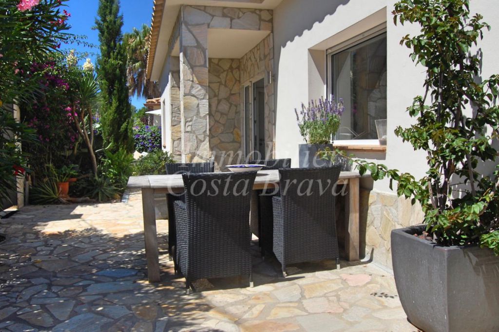 Download Casa bonica platja HD