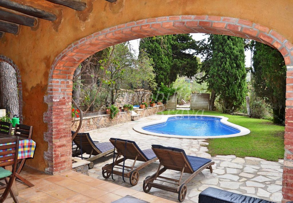 Farm house for sale in Sa Riera, Begur