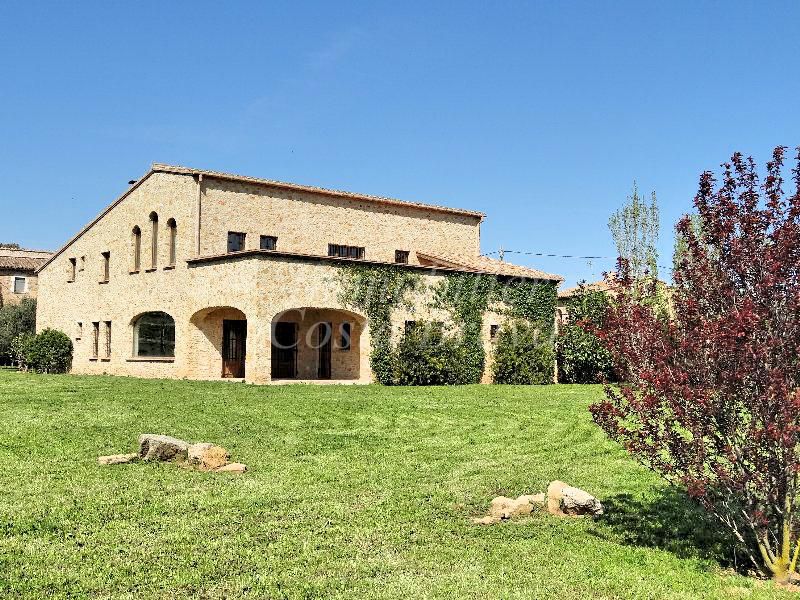 Farm house for sale in Baix Empordà