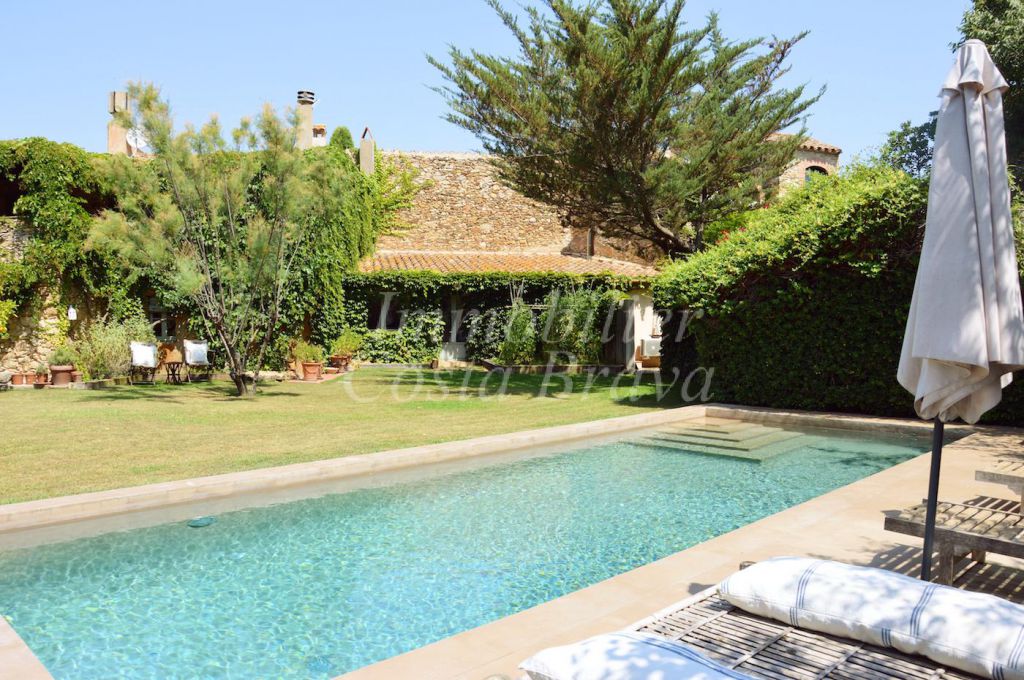 Farm house for sale in Baix Empordà