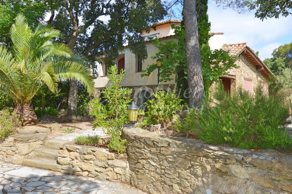 Masia en venda a Forallac, Baix Empordà