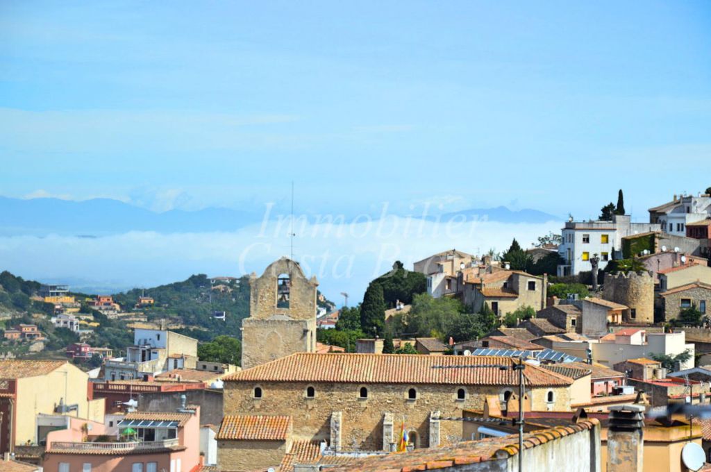 House for sale in Begur