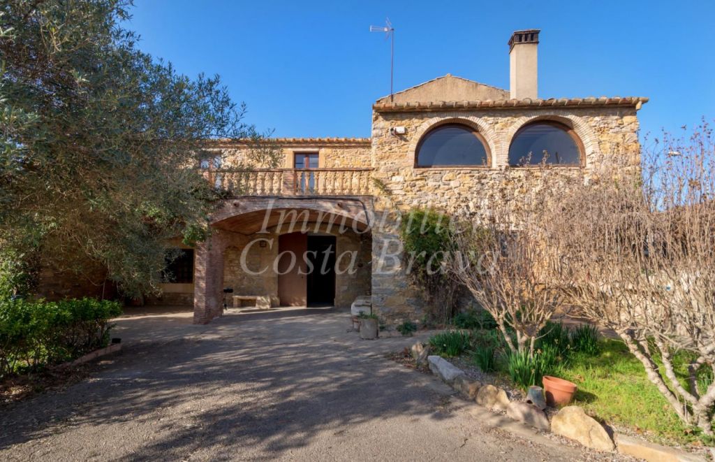 Masia en venda a La Bisbal de l'Empordà, Baix Empordà