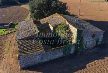 Farm house for sale in Baix Empordà