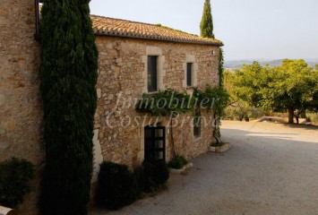 Farm house for sale in Baix Empordà