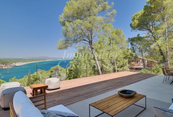 Chalet en venta en Sa Riera, Begur