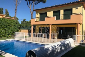 House for sale in La Pineda, Pals